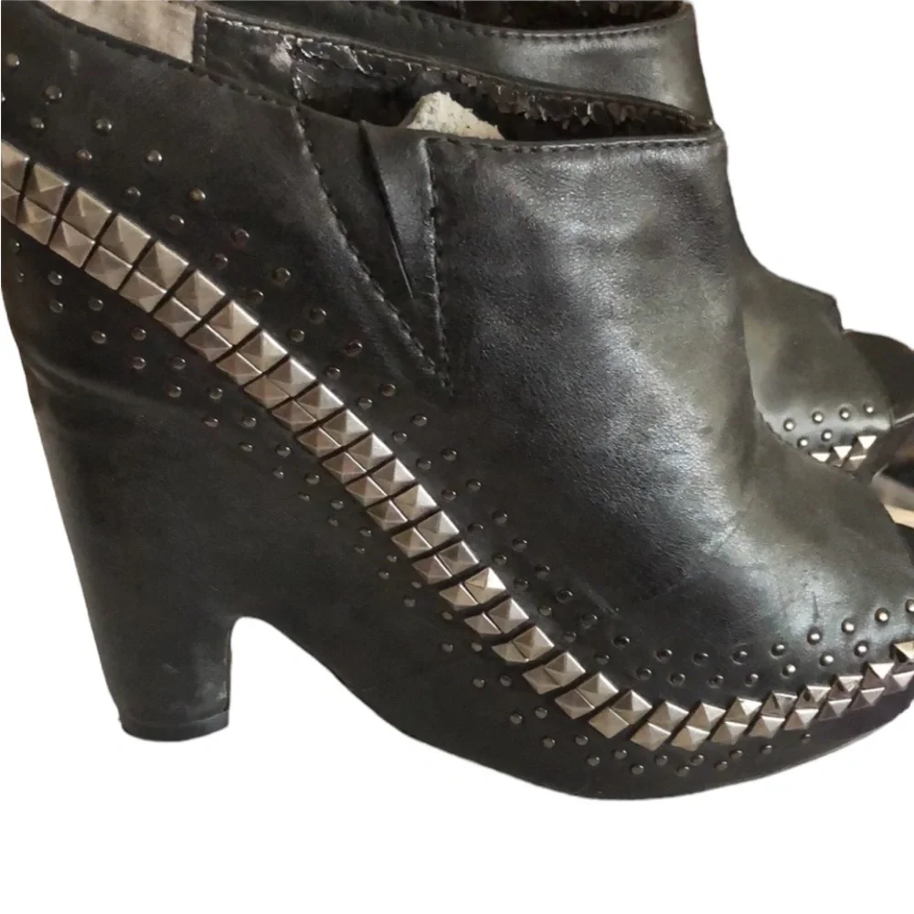Sam Edelman size 10 Boho silver studded open toe platform ,beautiful